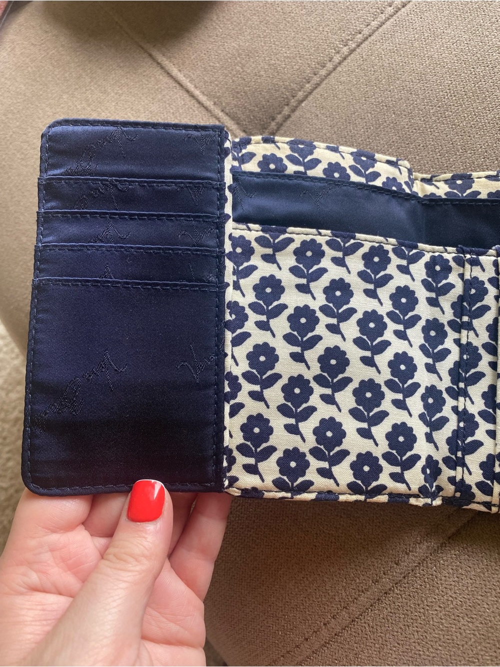 Vera Bradley Navy and White Quilted Floral Trifold Wallet - Picture 4 of 5